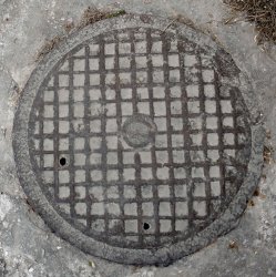 Люк найден – Севастополь, улица Шварца